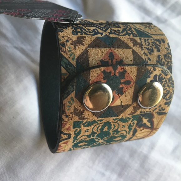 Paparazzi Bold Bracelet - Picture 5 of 8